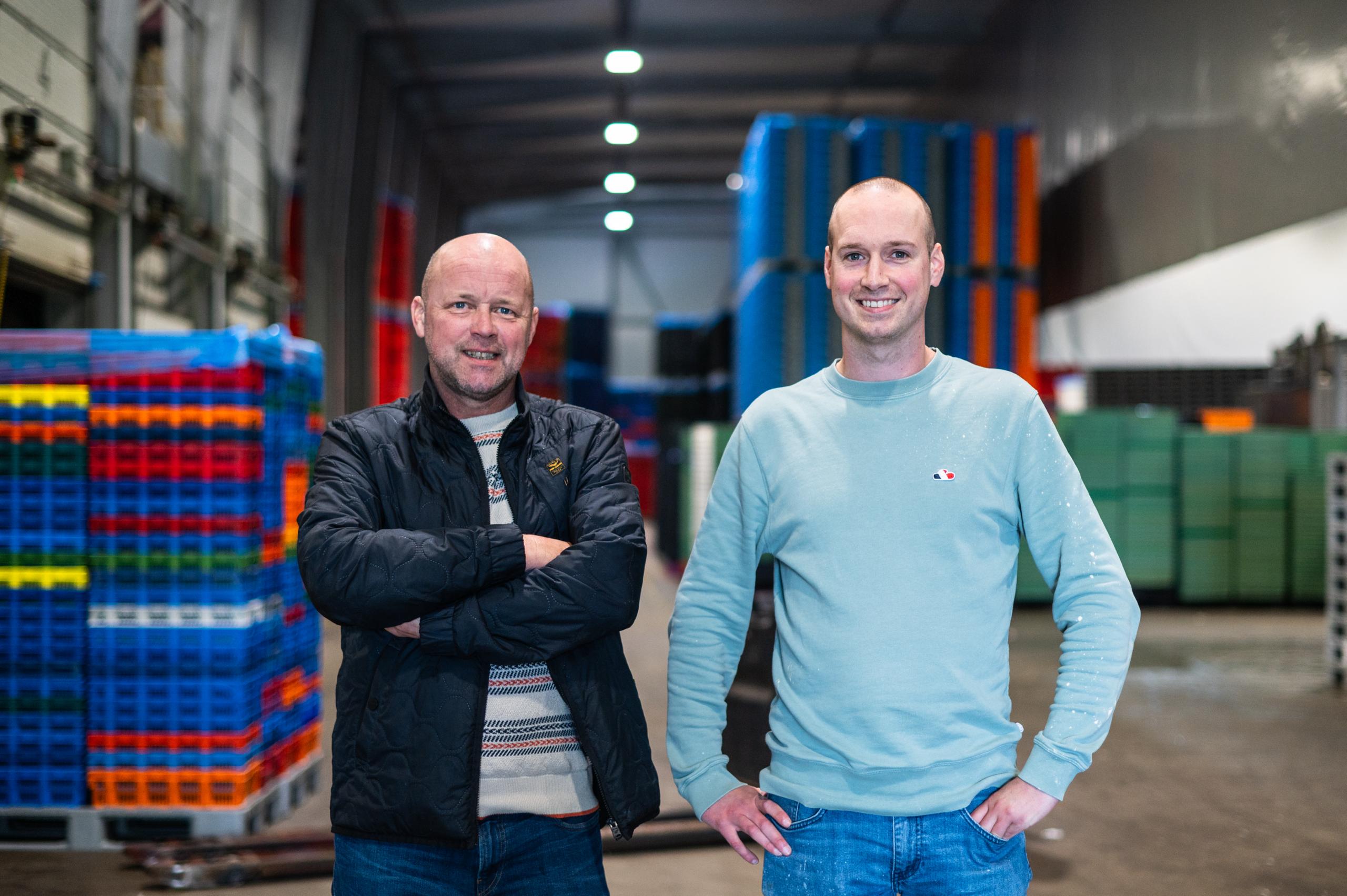 Wasstraat en schone kratten
